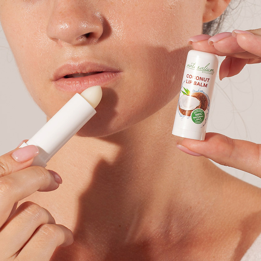 NATURALIUM Бальзам для губ питательный Райский кокос Nourishing Lip Balm Paradise Coconut – фото 4